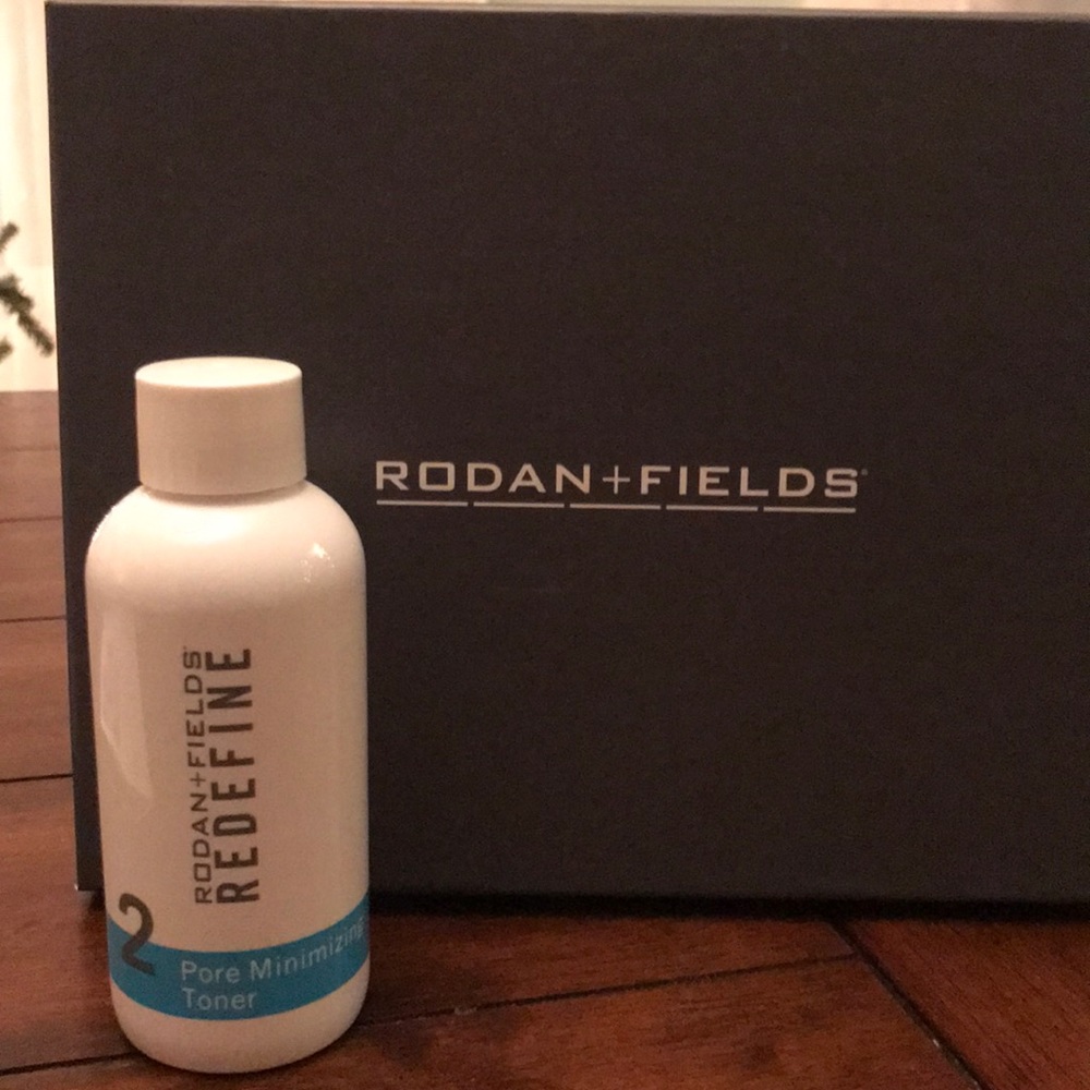 Rodan + Fields REDEFINE pore minimizing toner